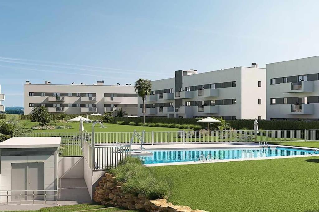 Bajo Con Jardin En Primera Linea De Playa Málaga Dış mekan fotoğraf